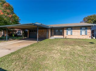 1021 NW 9th St, Moore, OK 73160