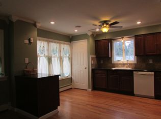 51 Keats Dr, New Windsor, NY 12553