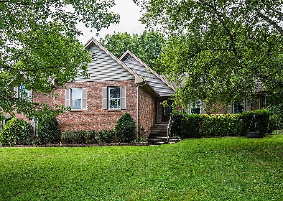 Beautiful Home with Lots of 
