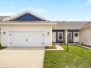 3323 Boulder Ridge Dr, Champaign, IL 61822