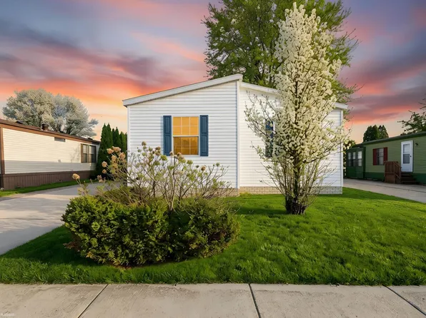 49982 Pennbrook Ct, Shelby Township, MI 48315