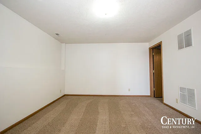951 Furnas Ave — Photo 18