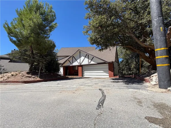 1228 Acadia Dr, Lake Arrowhead, CA 92352