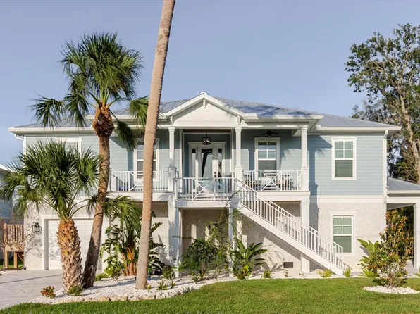 216 High St, Tarpon Springs, FL 34689