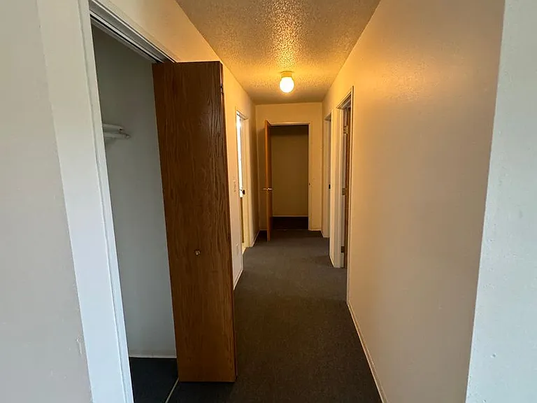 90 E Gridley Ave — Photo 52