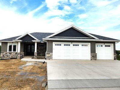 2214 Eldie Dr, Asbury, IA, 52003