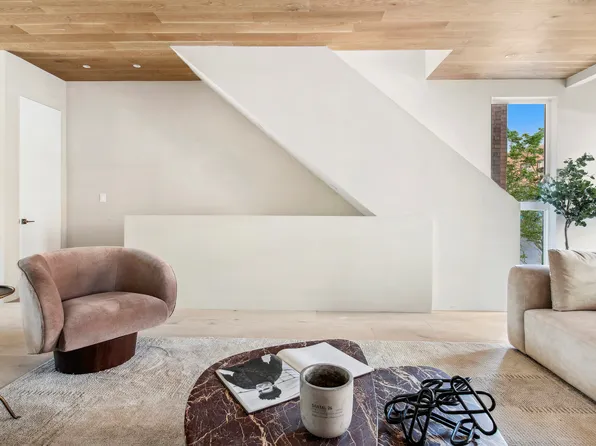 432 Fenimore Street image 3 of 24