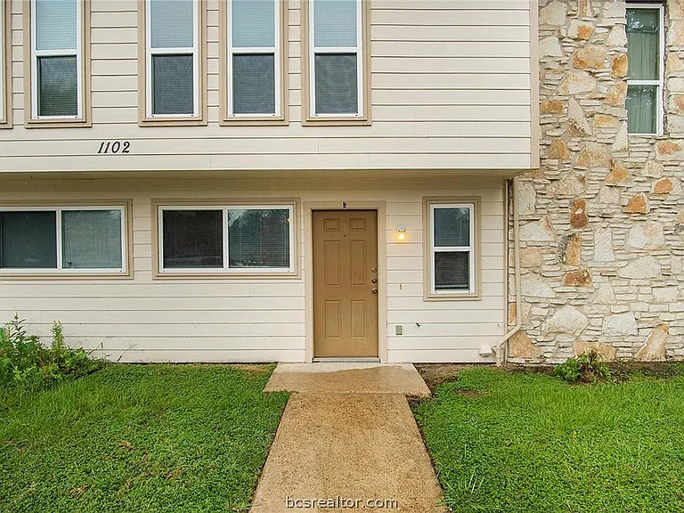 1102 Welsh Ave #B — Photo 2