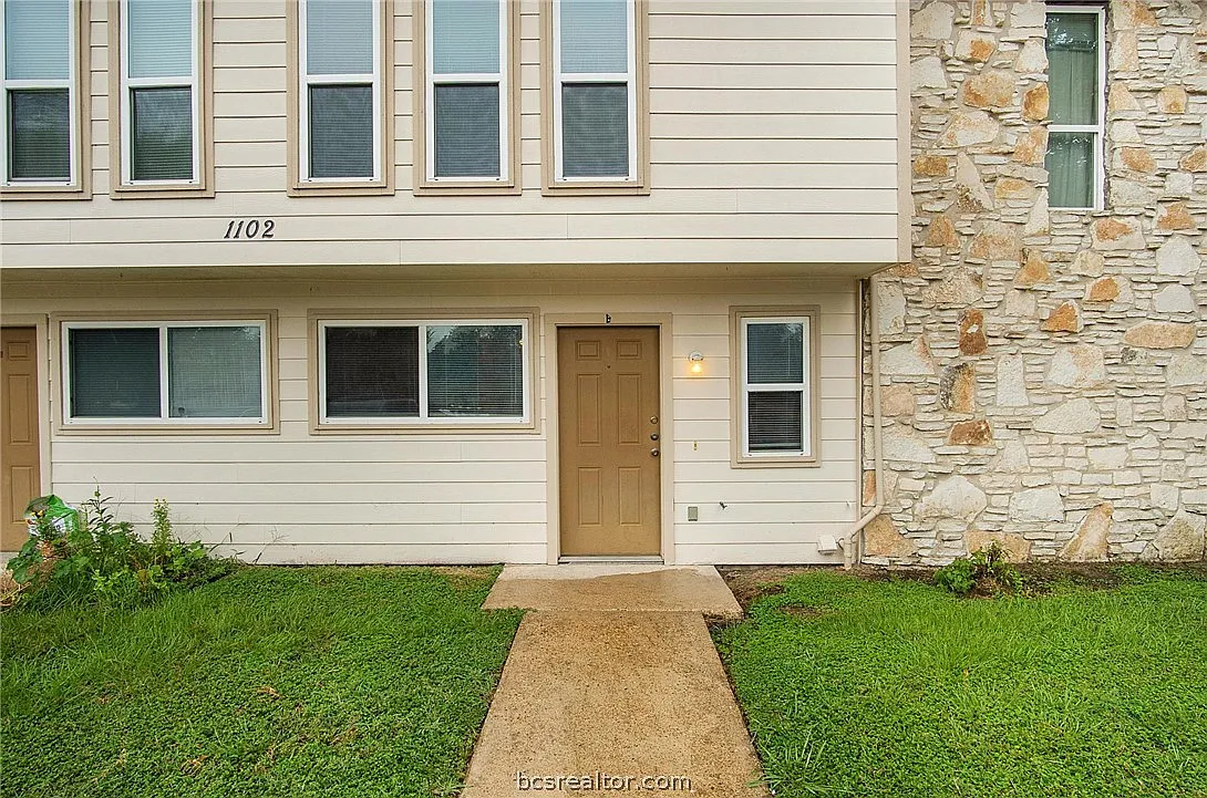 Building Photo - 1102 Welsh Ave #B