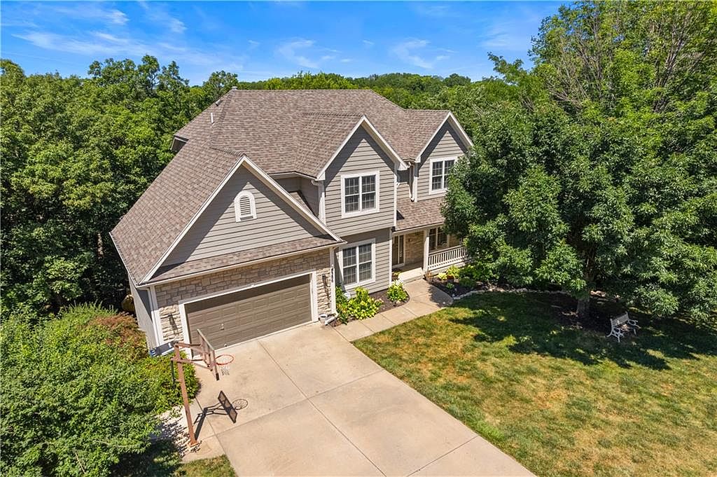 8386 Timber Trails Dr, De Soto, KS 66018 | MLS #2561871 | Zillow