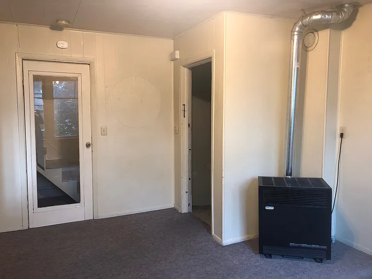715-717 719 #721 — Photo 3
