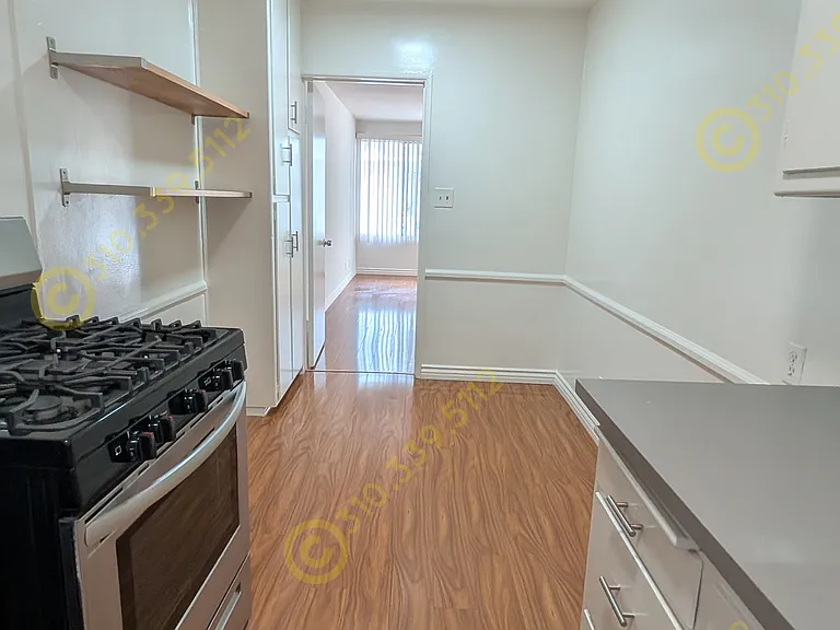 3743 Clarington Ave #9 — Photo 13