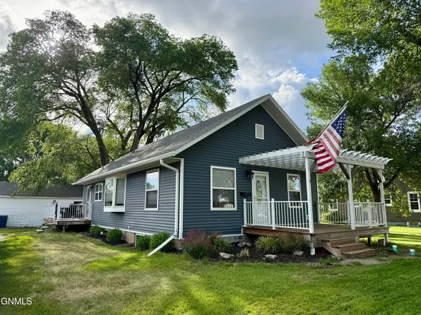 15 N 10th St, Oakes, ND 58474