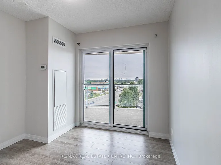 2152 Lawrence Ave E #608 — Photo 23