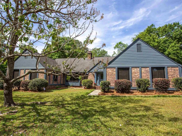 1811 Hobkirk Ct, Camden, SC 29020