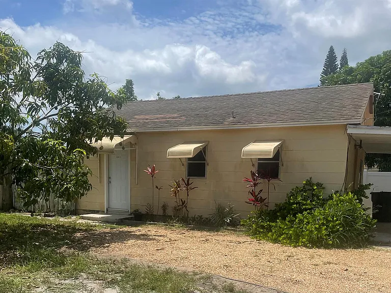1231 N F St — Photo 13