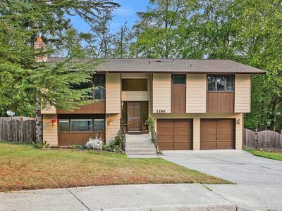 1194 SW Leschi Dr, Oak Harbor, WA, 98277