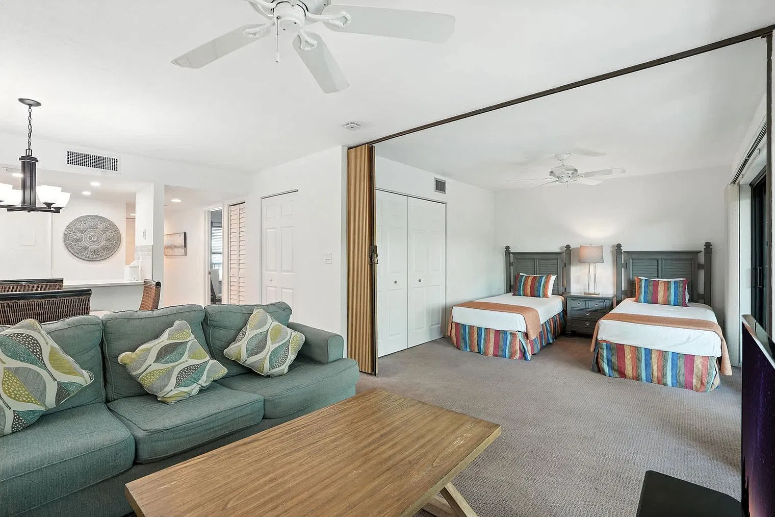 2 bed, 2.0 bath, 861 sqft, $3,825 — Photo 4