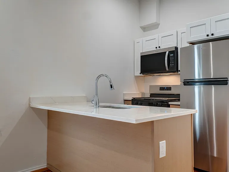 522 Elm St — Photo 4