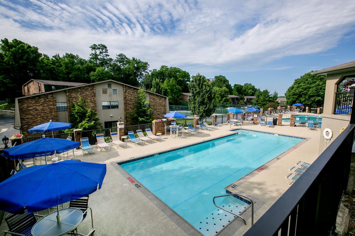 Gettysburg Square Apartments pool