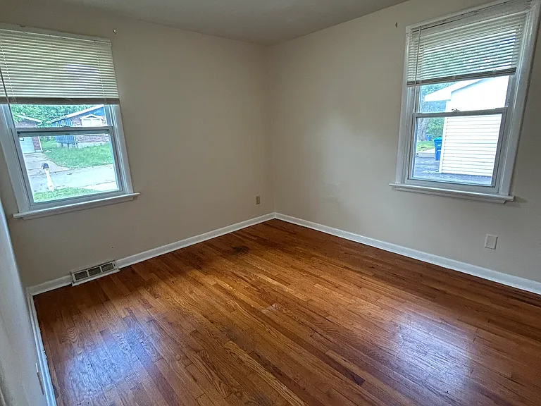 1132 Maple Ave — Photo 6