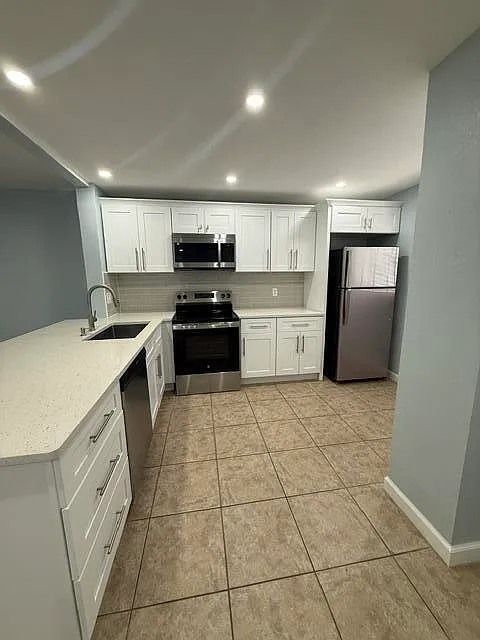 2 bed, 2.0 bath, 1201 sqft, $2,200 — Photo 2