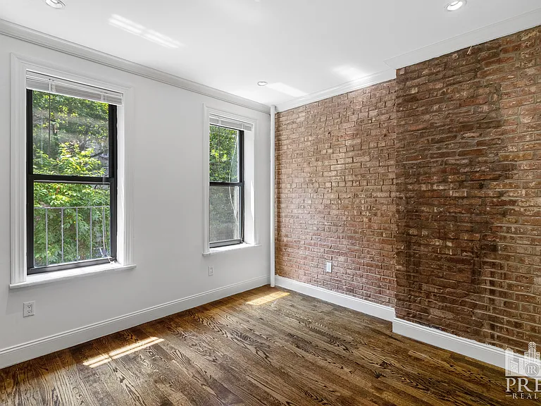 506 E 84th St #2R — Photo 2