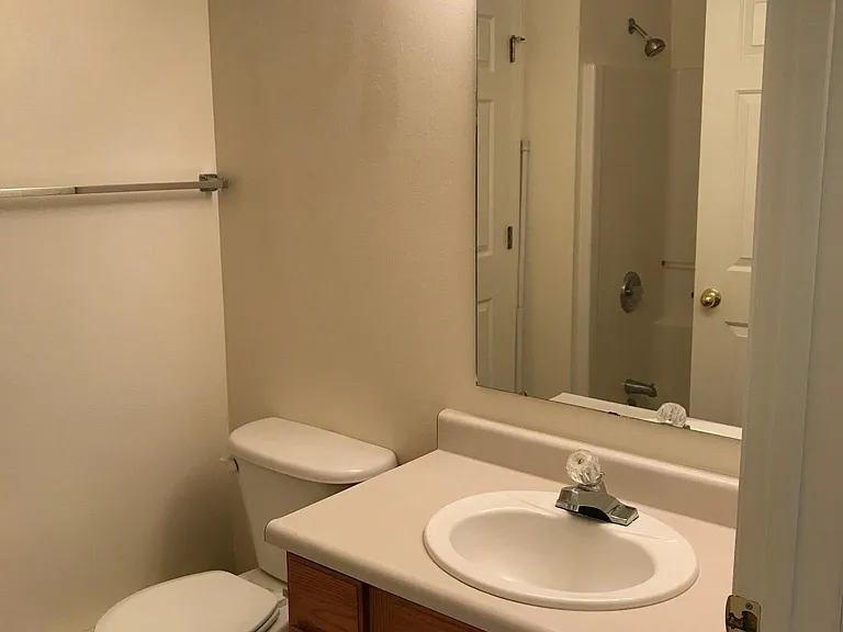 2140 Elizabeth Blvd #19D — Photo 9