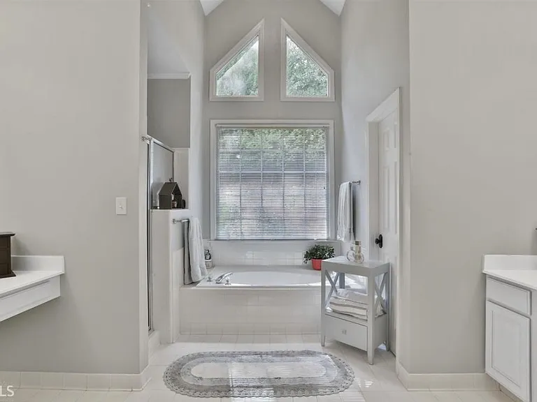 151 Terrane Rdg — Photo 14