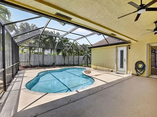 1959 Water Ridge Dr — Photo 12