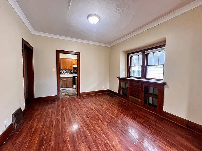 3817 Burton Ave — Photo 5