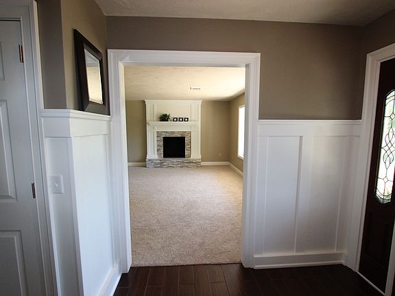 Foyer to Living Rm
