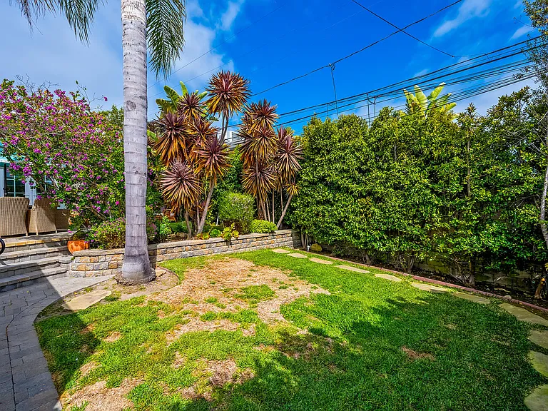 181 W Avenida Cornelio — Photo 36