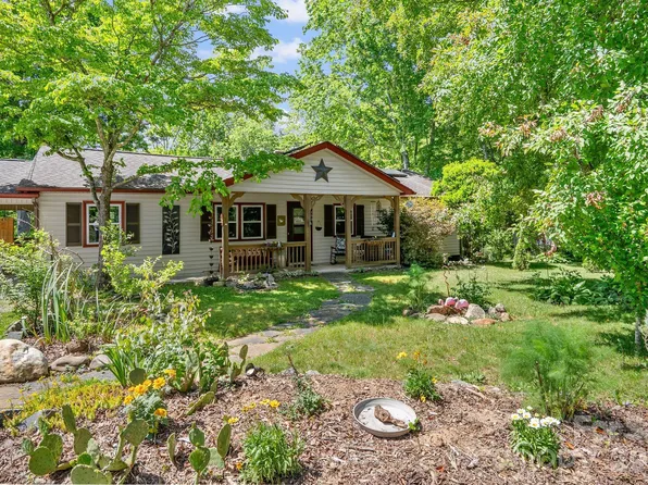 105 7th St, Black Mountain, NC 28711