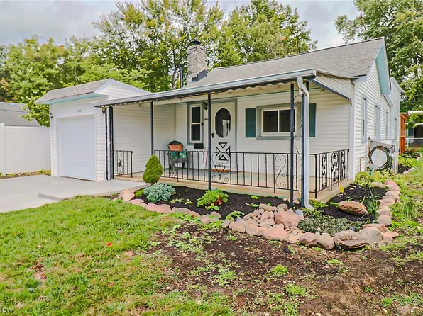 663 Mannering Rd, Eastlake, OH 44095