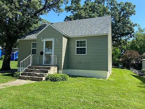 417 Avenue F Photo 1