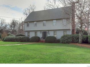 37 Cornfield Rd, Trumbull, CT 06611