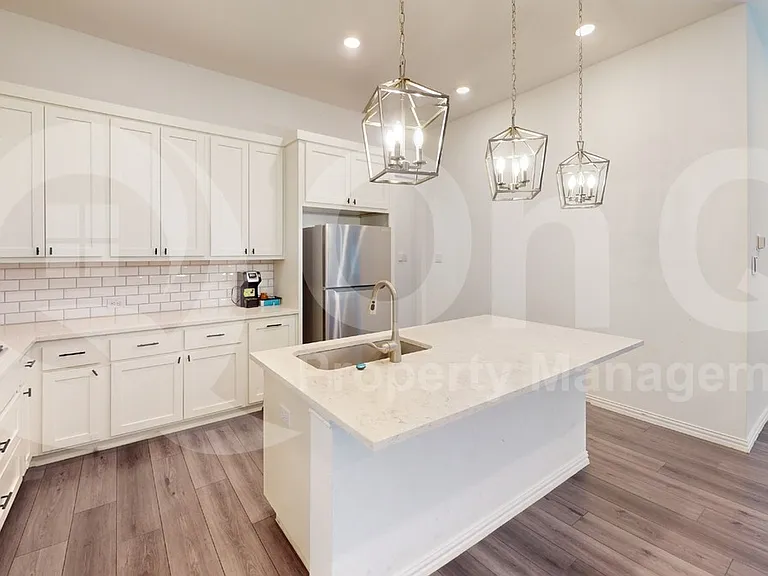 3285 Dover Dr — Photo 4