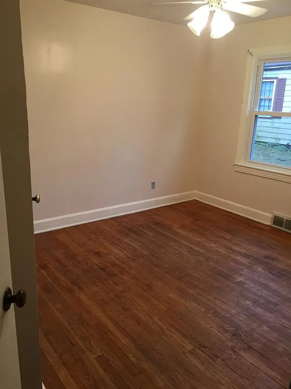 304 Churchill ct — Photo 3
