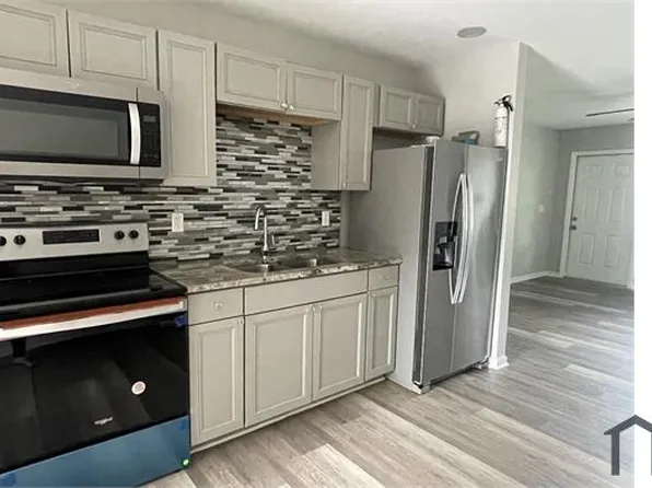 806 12th St E, Bradenton, FL 34208