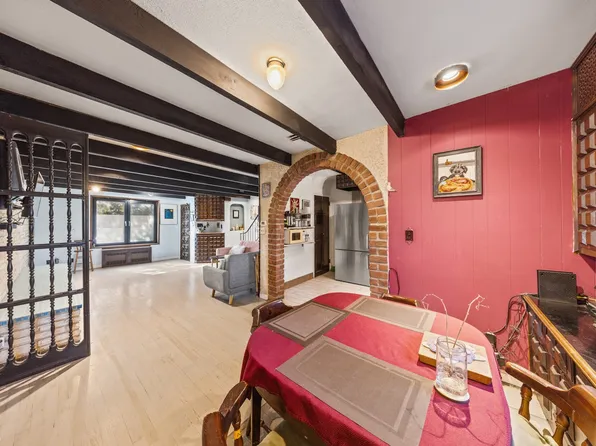 75-27 Furmanville Avenue image 4 of 19