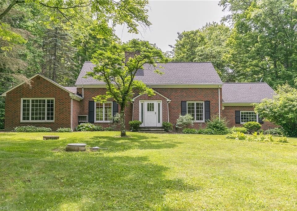 1st image of 3674 Whitethorn Cir