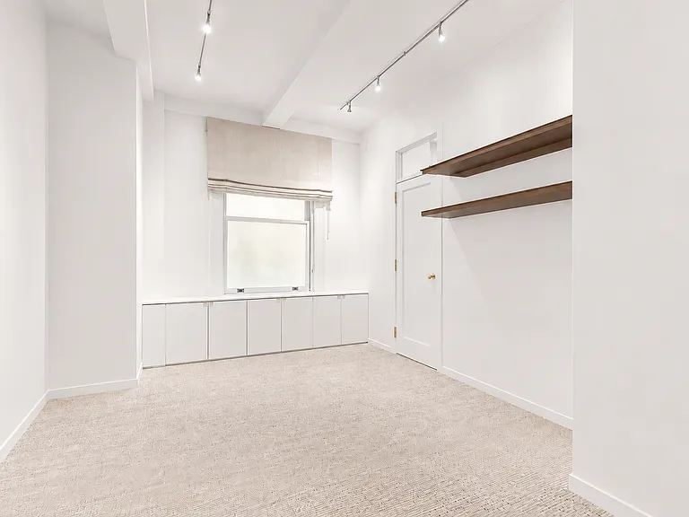 40 E 62nd St #6E — Photo 15