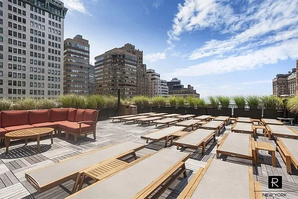 Rented by R New York | media 26