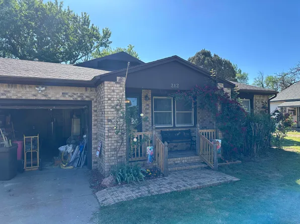 210 N 3rd St, Jet, OK 73749