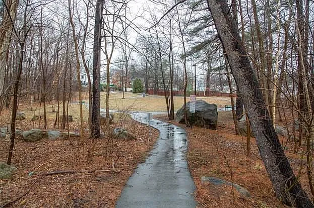 525 Calef Rd #13 — Photo 4