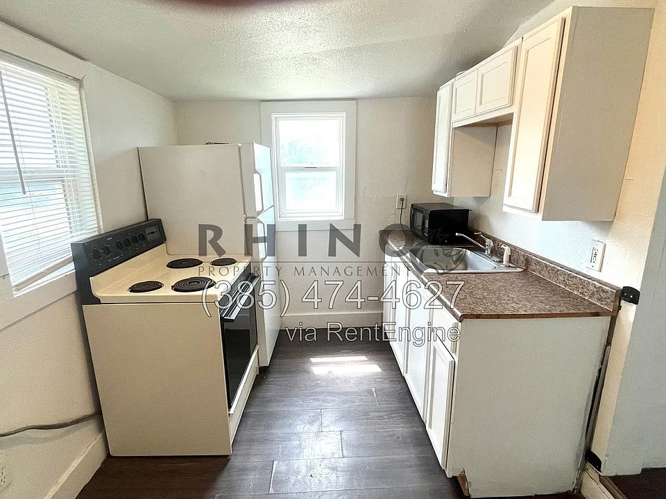 2440 B Ave #4