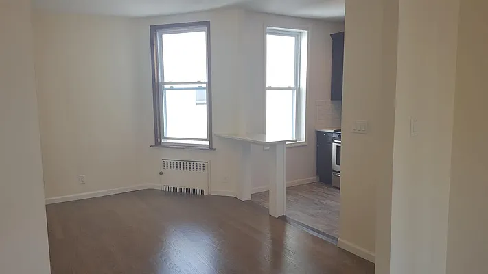 Rented by Urban Realty NYC | media 28