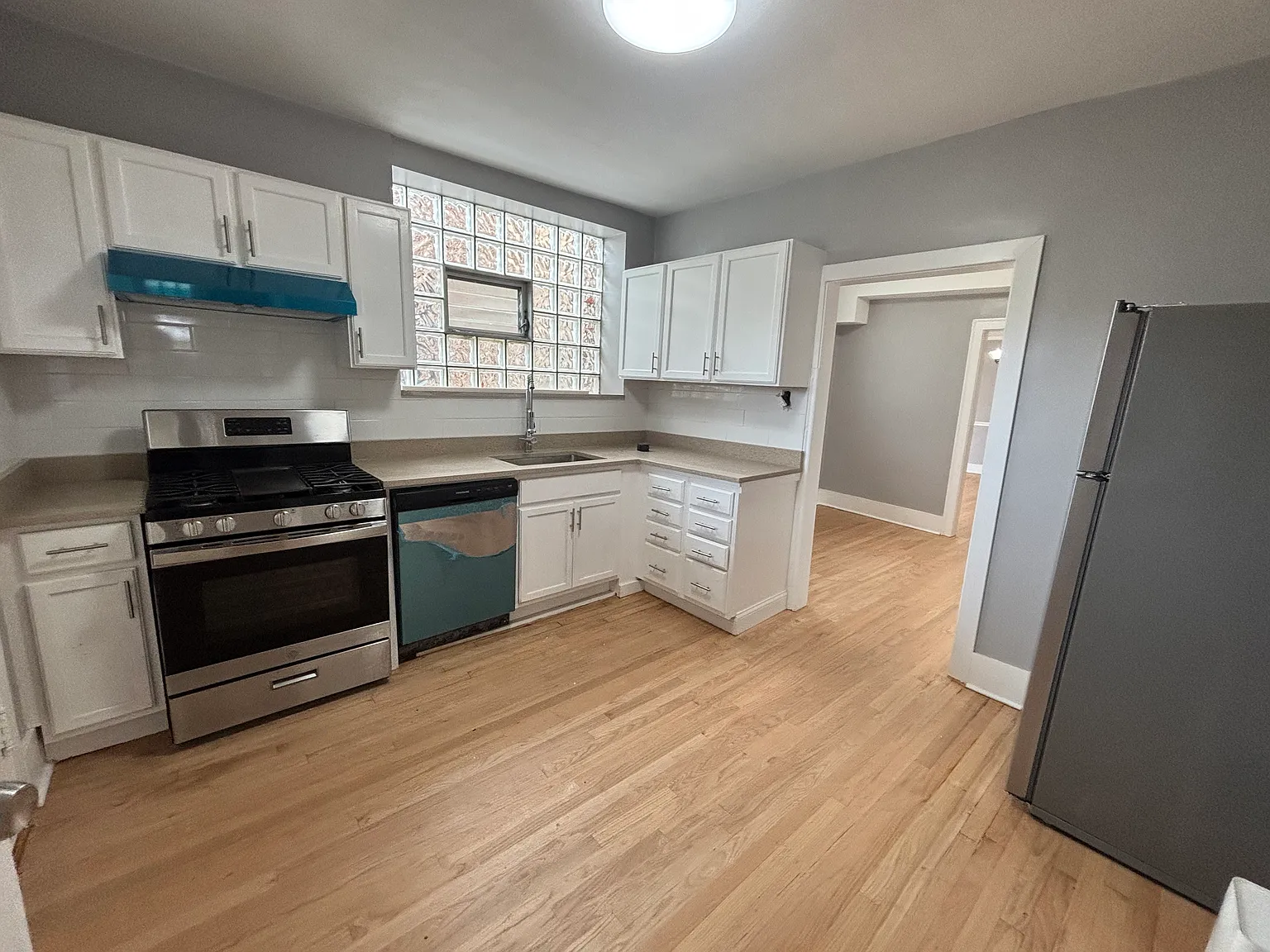3 bed, 1600 sqft, $2,495 — Photo 3