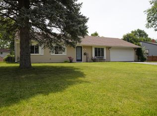 228 Boulder Hill Pass, Montgomery, IL 60538